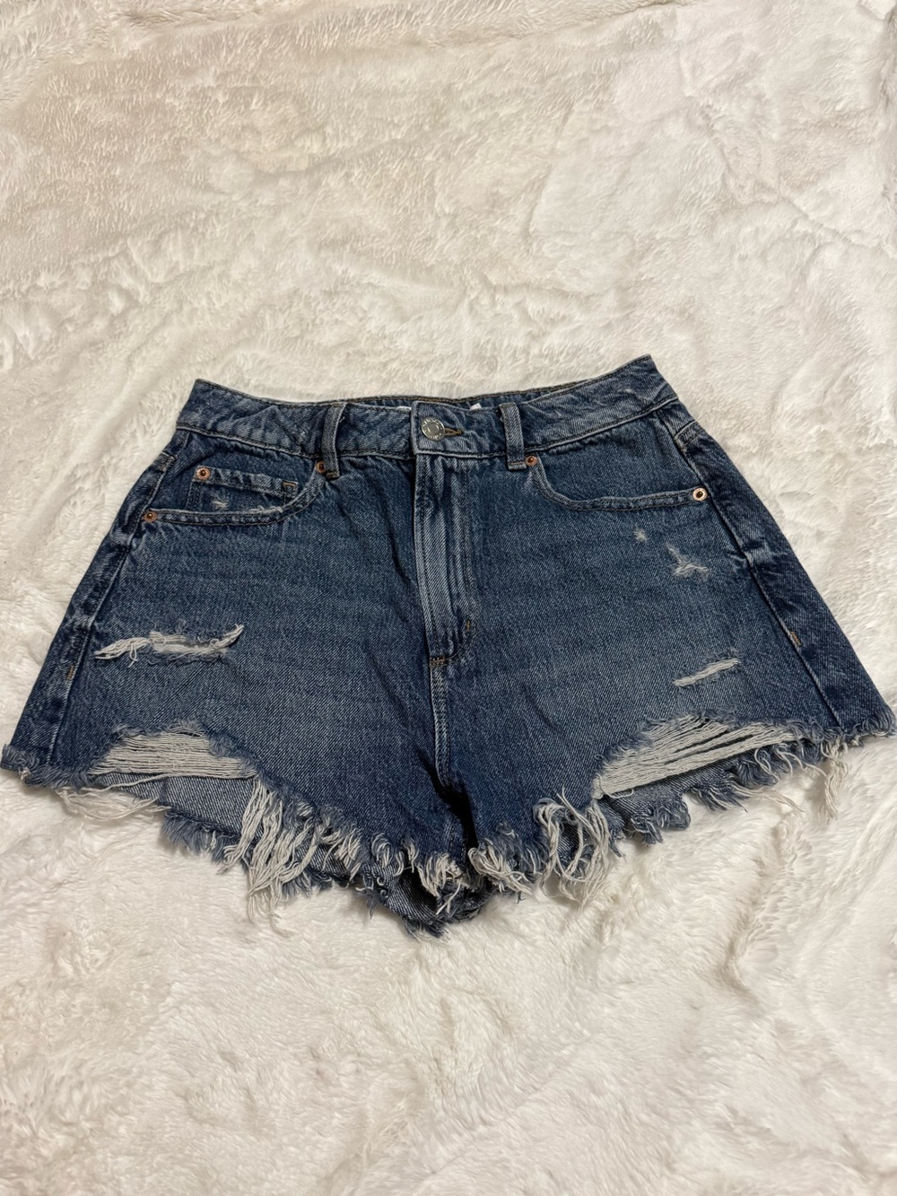 Garage Distressed Denim Shorts - Size 26